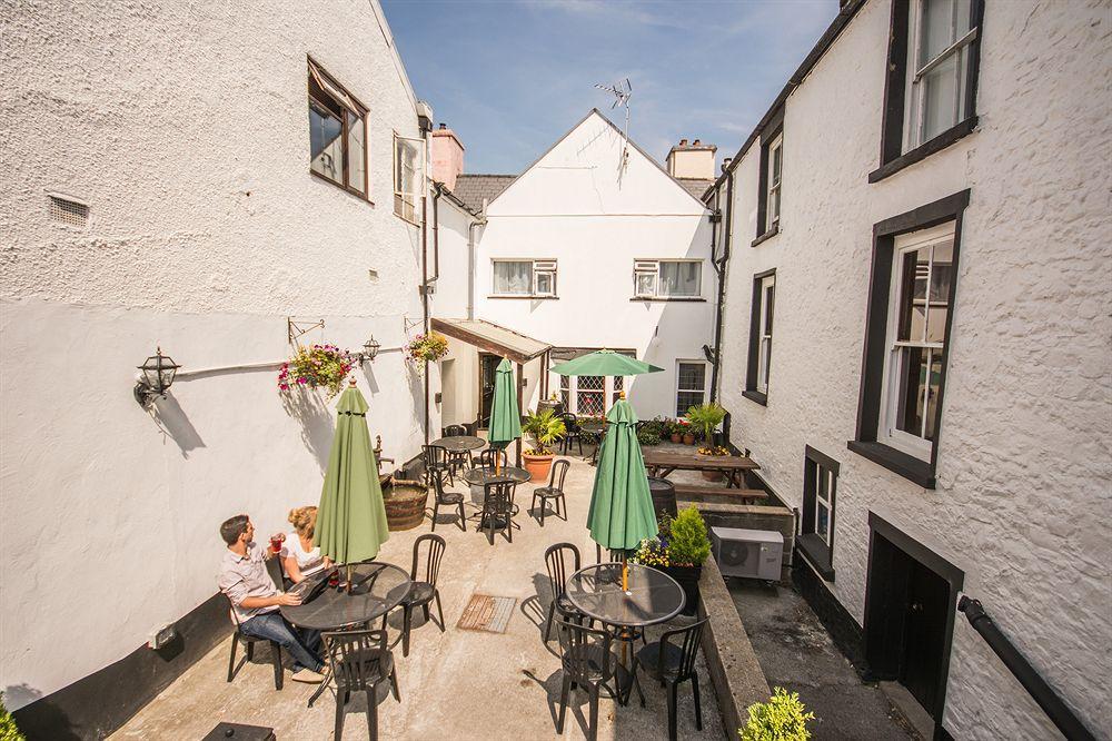 The Castle Hotel Llandovery Exterior foto