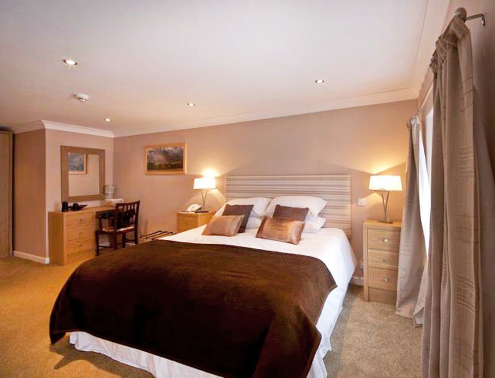 The Castle Hotel Llandovery Exterior foto